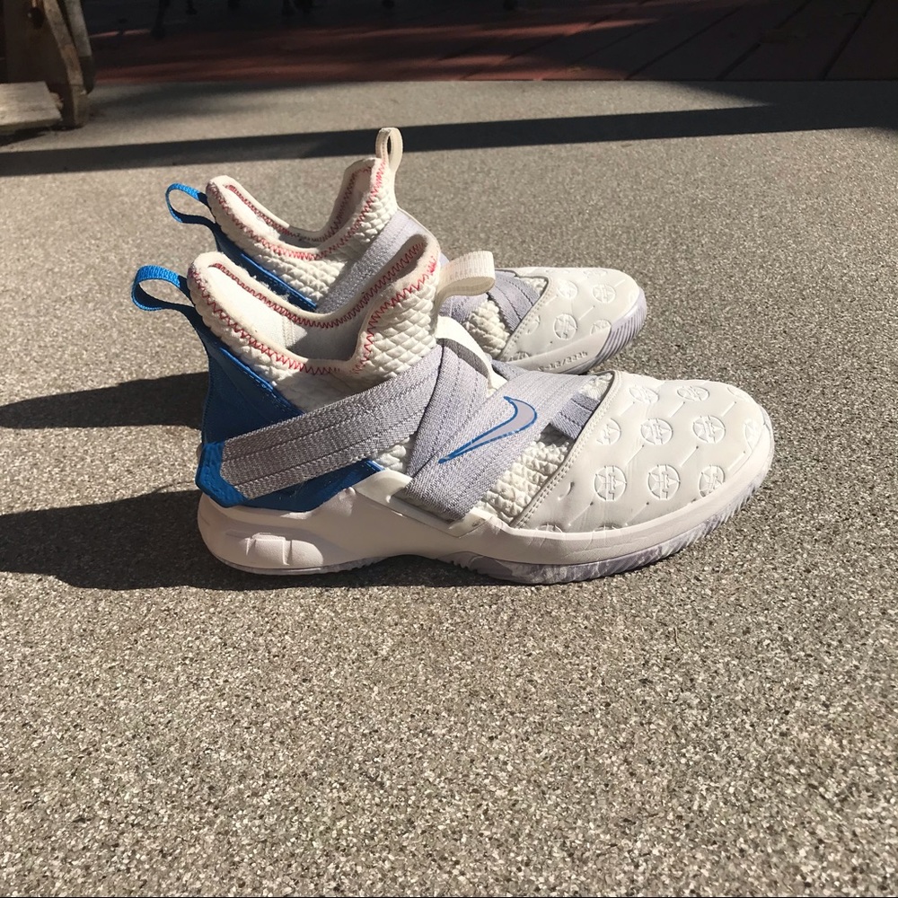 Lebron soldier 12 basketball shoes